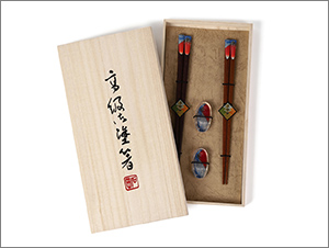高級御塗箸 凱風快晴（赤富士）桐箱箸置つき-英語説明書つき