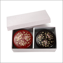 山中漆器 桜づくしボンボニエール ペア – 金沢金箔入りこんぺいとう付き★日本土産（みやげ）や記念品に！英語説明書つき